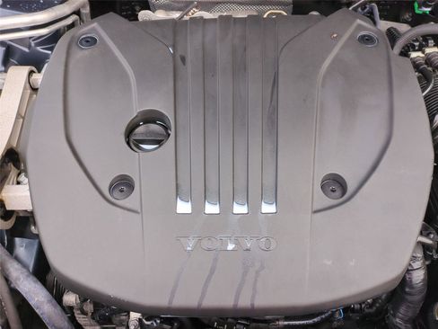 Certified 2025 Volvo XC60 B5 Plus image 24