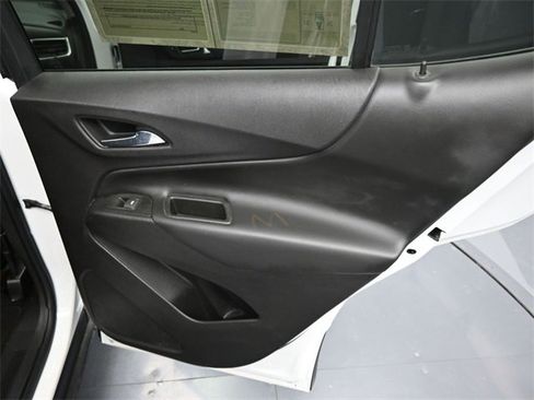 Used 2020 Chevrolet Equinox LT image 12