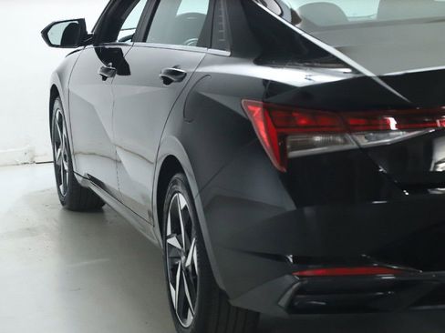 Used 2023 Hyundai Elantra Limited w/ Cargo Package image 43