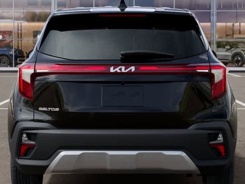 New 2026 Kia Seltos LX FWD image 13