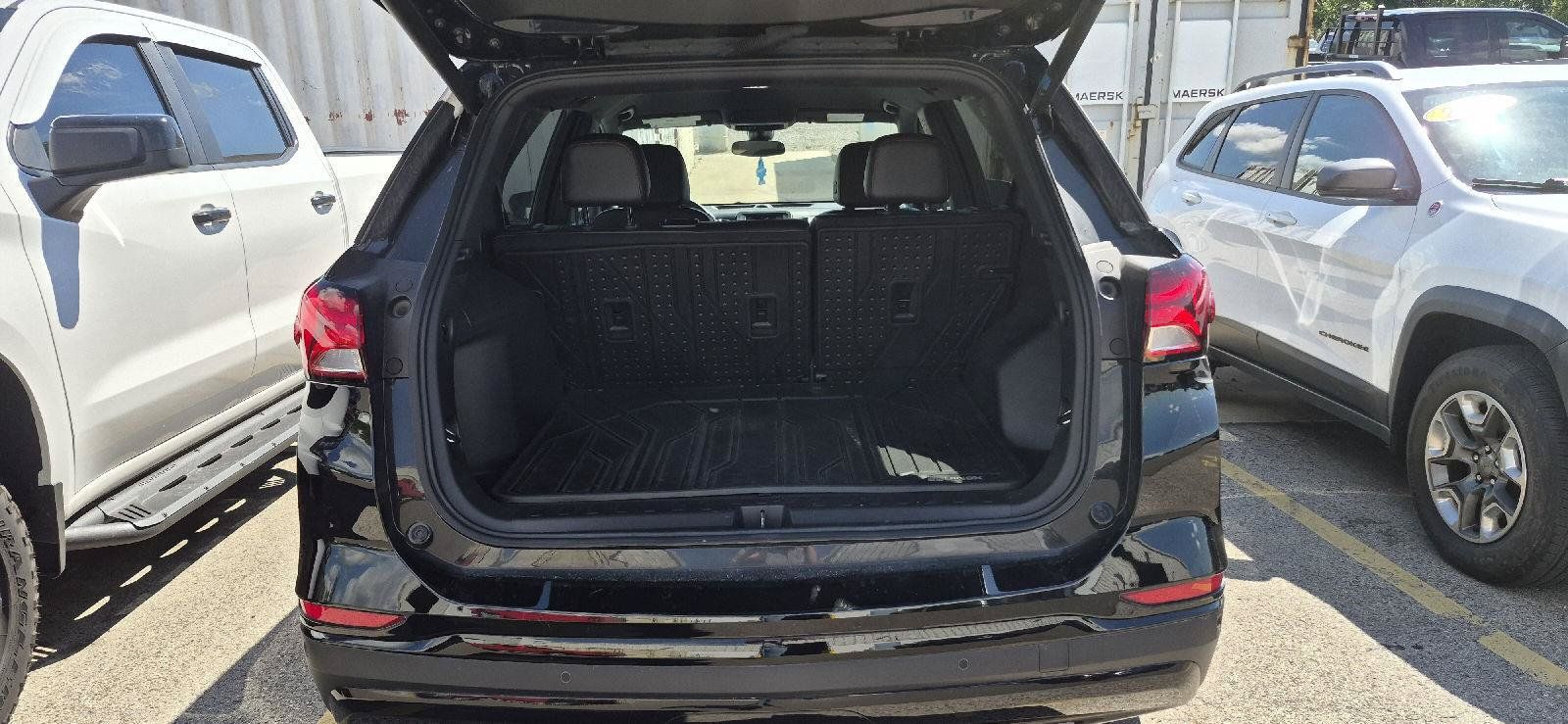 Used 2024 Chevrolet Equinox RS w/ LPO, Floor Liner Package FWD image 5