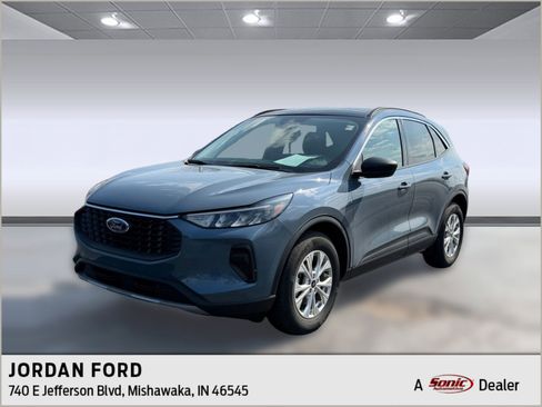 Used 2023 Ford Escape Active image 1