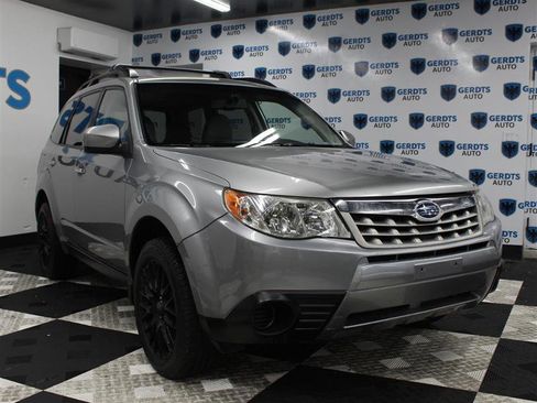 Used 2011 Subaru Forester 2.5X Premium image 5