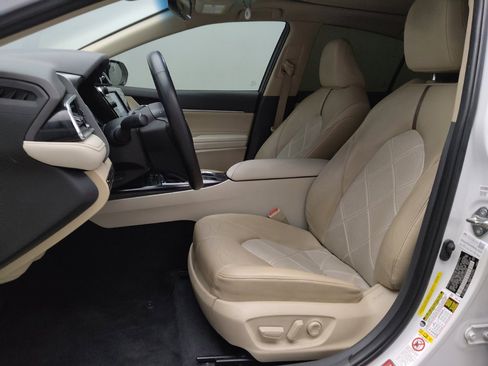 Used 2018 Toyota Camry XLE image 17