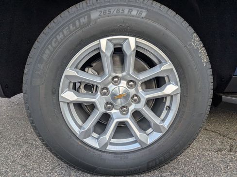 New 2026 Chevrolet Suburban LT w/ Comfort Package AWD/4WD image 19