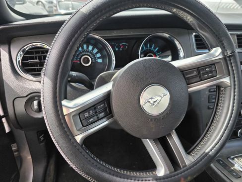 Used 2013 Ford Mustang Coupe image 6