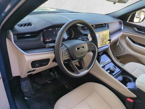 New 2026 Jeep Grand Cherokee Limited AWD/4WD image 3