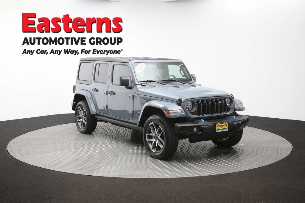 Used 2024 Jeep Wrangler Unlimited w/ Convenience Group AWD/4WD image 52