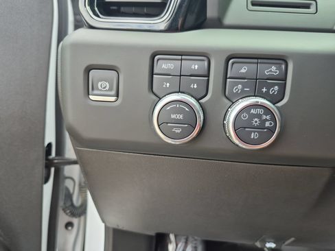 Certified 2025 GMC Sierra 1500 AT4 AWD/4WD image 19