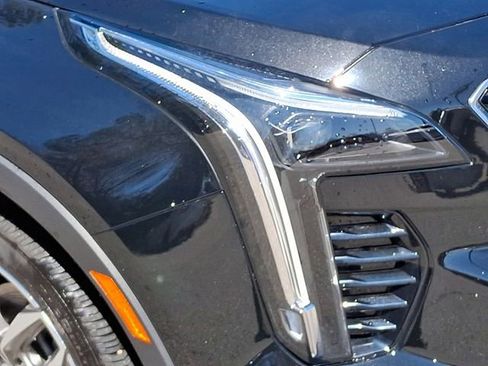 Used 2023 Cadillac XT4 Sport image 16