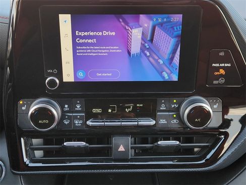 Used 2023 Toyota Highlander XSE image 17