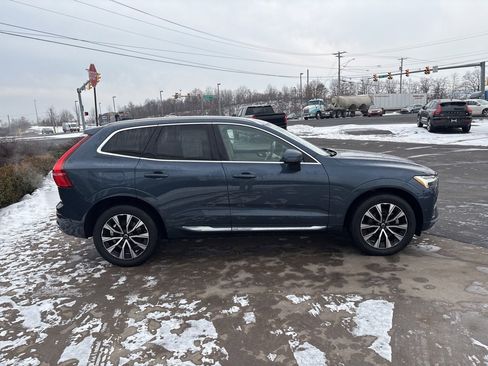 Certified 2023 Volvo XC60 B5 Plus w/ Climate Package image 4