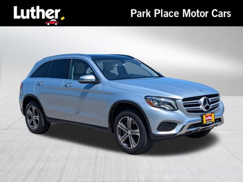 Used 2017 Mercedes-Benz GLC 300 4MATIC image 1