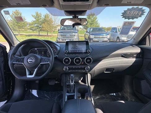 Used 2025 Nissan Sentra SV FWD image 36