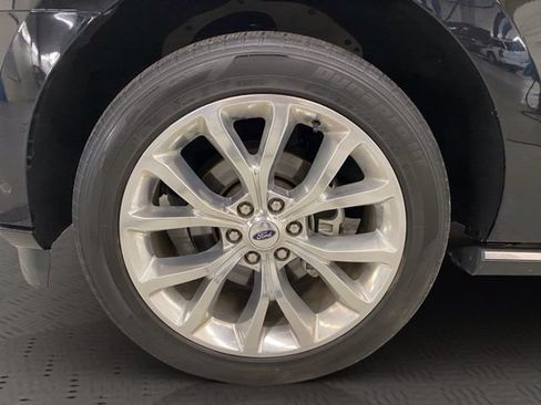 Used 2019 Ford Expedition Platinum AWD/4WD image 17