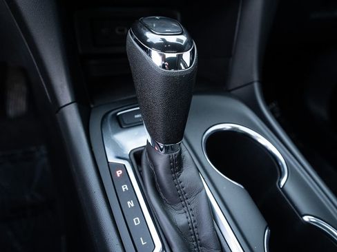 Used 2021 Chevrolet Equinox LT image 25