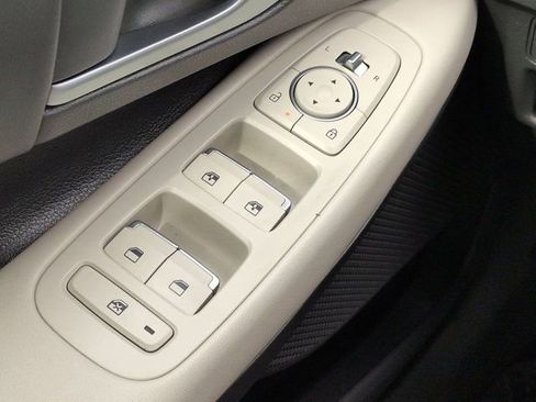 Used 2025 Hyundai Sonata SEL FWD image 21