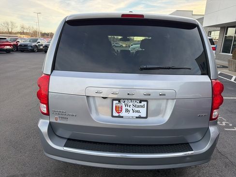 Used 2019 Dodge Grand Caravan GT image 4