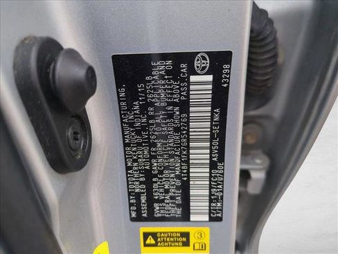 Used 2016 Toyota Camry LE image 18