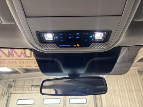 Used 2025 Ford Expedition Platinum AWD/4WD image 19