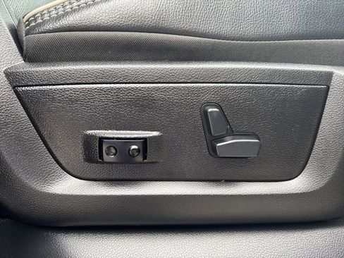 Used 2019 RAM 3500 Laramie image 28