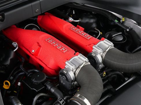 Used 2017 Ferrari California T RWD image 48