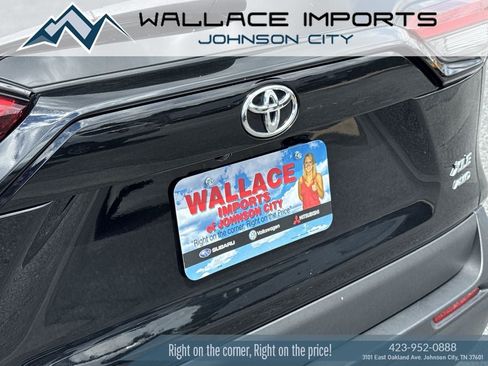 Used 2023 Toyota RAV4 XLE AWD/4WD image 10
