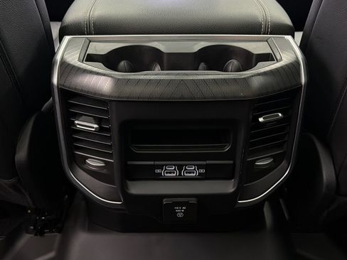Used 2025 RAM 1500 Big Horn AWD/4WD image 39