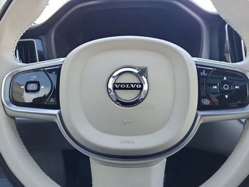 Used 2023 Volvo XC60 T8 Plus image 20