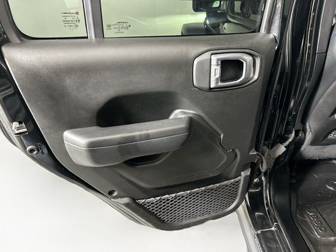 Used 2022 Jeep Wrangler Unlimited Rubicon 4xe AWD/4WD image 25