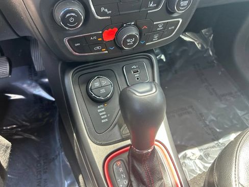 Used 2021 Jeep Compass Trailhawk AWD/4WD image 13