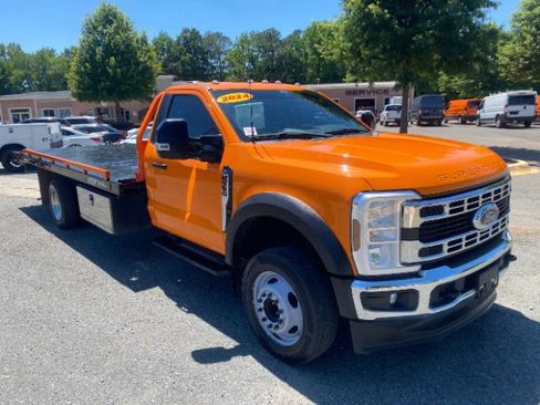 Used 2024 Ford F550 2WD Regular Cab Super Duty image 2
