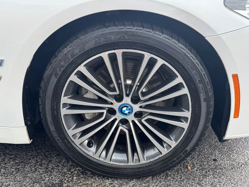Used 2019 BMW 530e w/ Convenience Package image 11