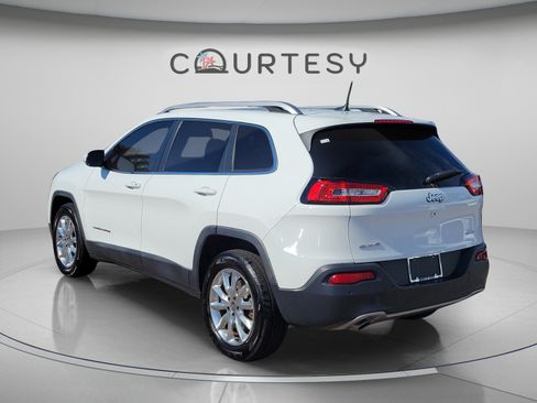 Used 2016 Jeep Cherokee Limited AWD/4WD image 2
