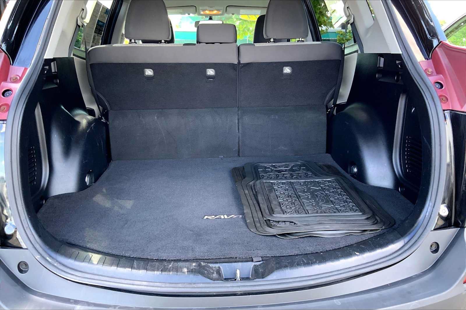 Used 2014 Toyota RAV4 LE AWD/4WD image 33