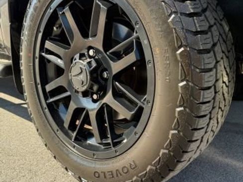 Used 2021 Toyota Tundra SR5 w/ SR5 Upgrade Package AWD/4WD image 40
