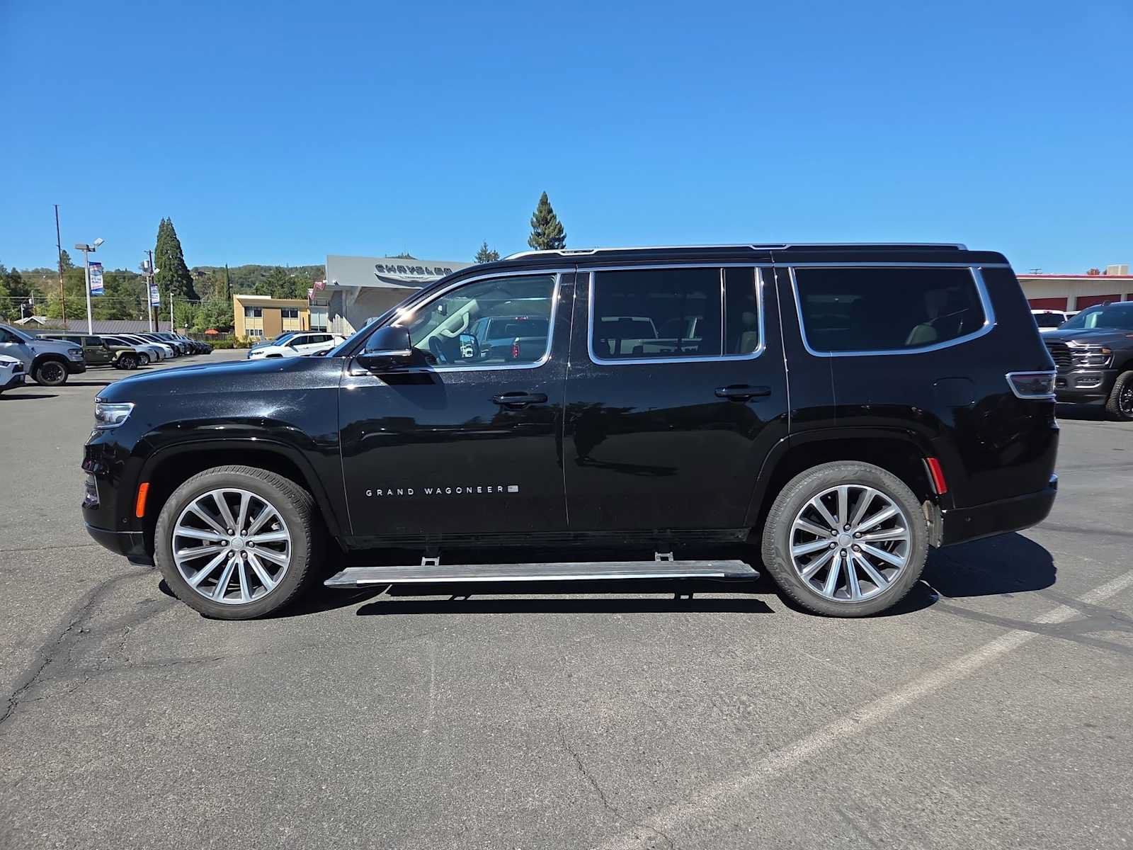 Used 2023 Jeep Grand Wagoneer 4WD w/ Convenience Group III image 11