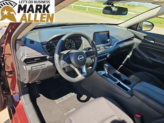 Used 2025 Nissan Altima 2.5 SV FWD image 10