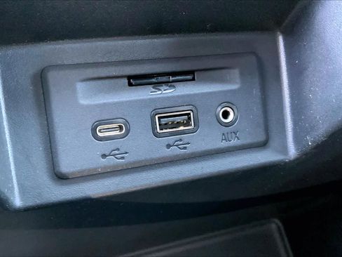 Used 2021 Chevrolet Silverado 1500 High Country w/ Technology Package image 33