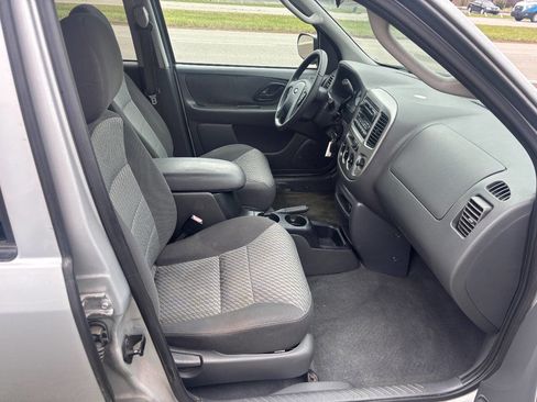Used 2004 Ford Escape XLT AWD/4WD image 13