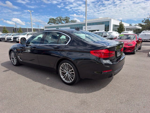Used 2020 BMW 530i w/ Premium Package RWD image 3