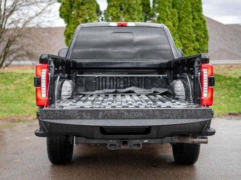 Used 2023 Ford F250 XLT w/ XLT Premium Package image 7