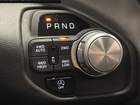 Used 2025 RAM 1500 Laramie w/ Sport Appearance Package AWD/4WD image 19