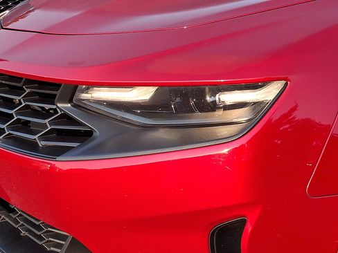 Used 2019 Chevrolet Camaro LT RWD image 9
