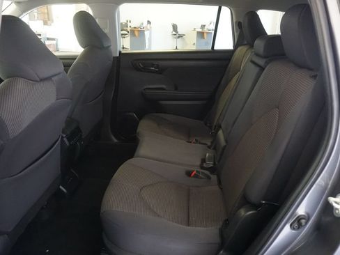 Certified 2024 Toyota Highlander LE FWD image 20