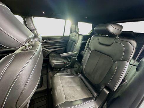 Used 2023 Jeep Grand Cherokee L Laredo AWD/4WD image 27