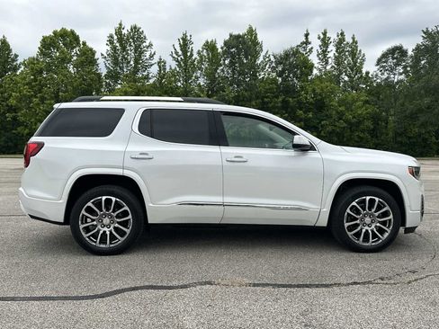 Used 2023 GMC Acadia Denali w/ Denali Ultimate Package AWD/4WD image 15