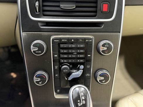 Used 2014 Volvo S60 T5 image 20