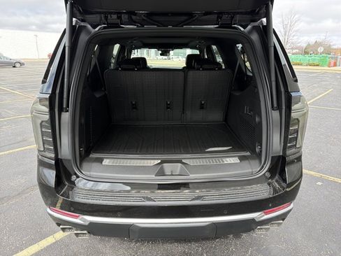 New 2026 Chevrolet Suburban High Country image 35