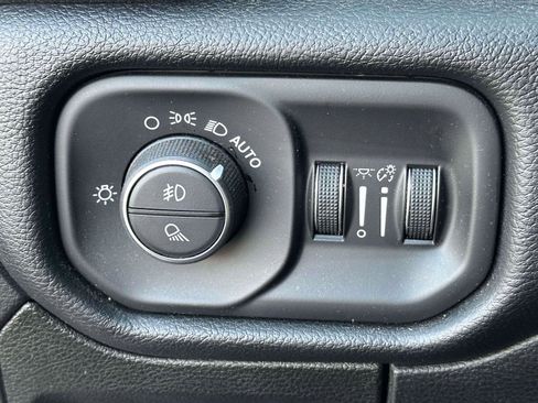 Used 2019 RAM 1500 Big Horn image 19